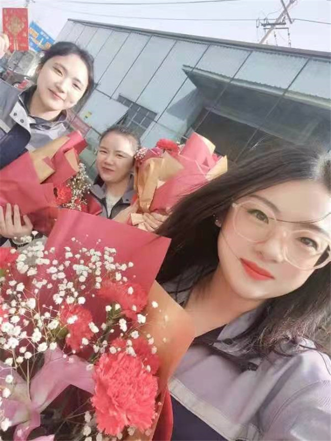 公司團(tuán)建聚會(huì)