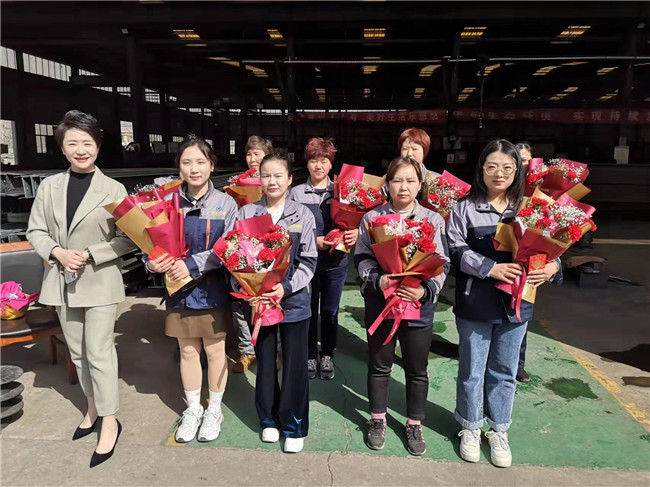 公司團(tuán)建聚會(huì)